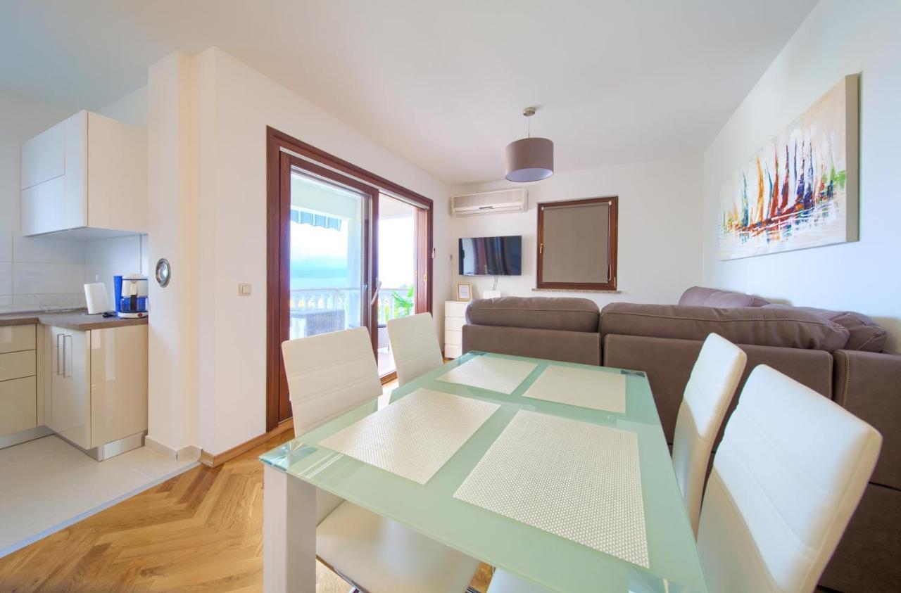 Apartment Jadran Malinska Exteriör bild