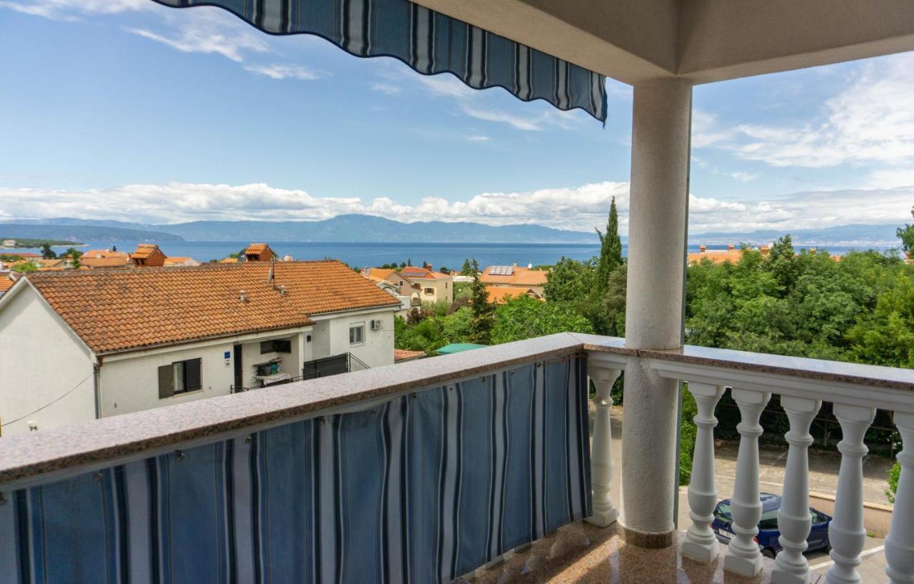 Apartment Jadran Malinska Exteriör bild