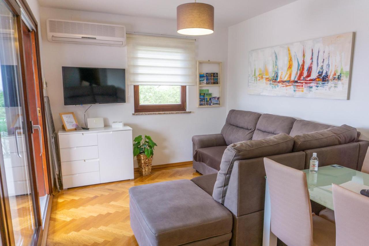 Apartment Jadran Malinska Exteriör bild